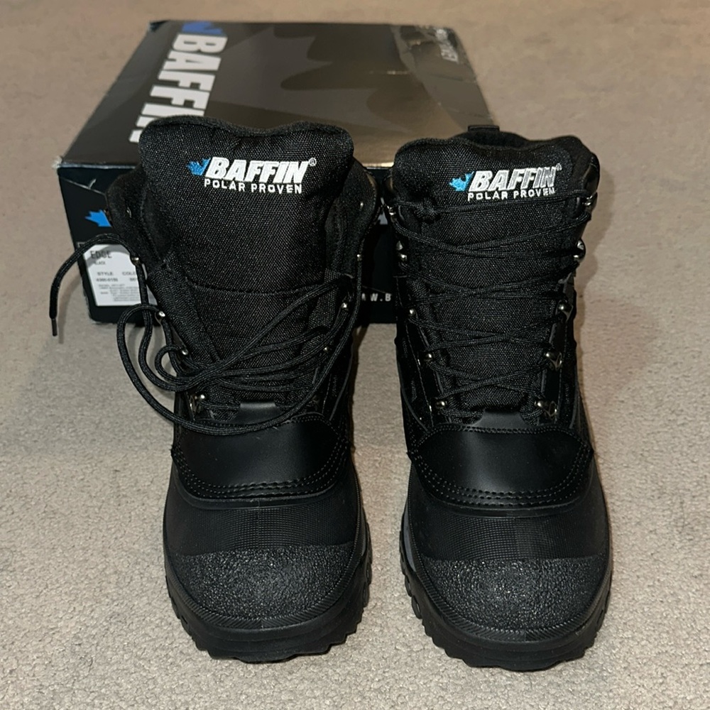 Men’s Baffin Edge winter boots size 9.